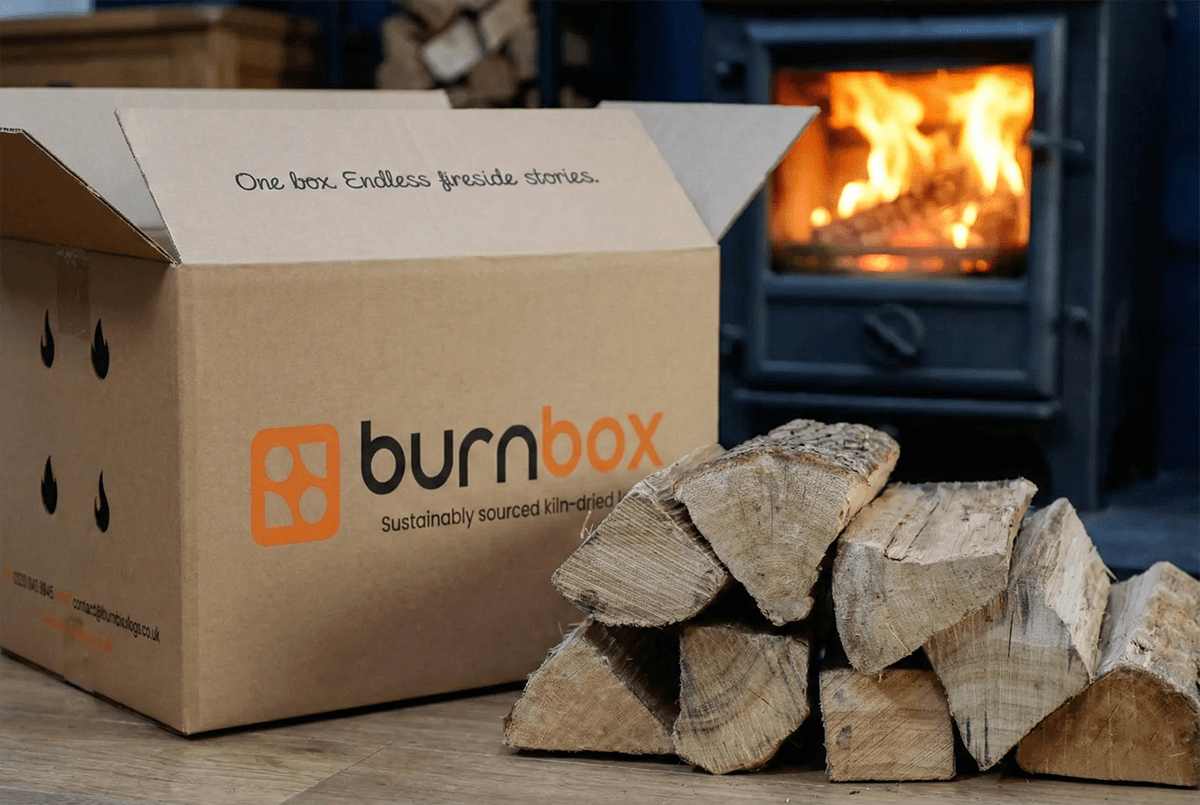 Kiln-dried Oak logs, 50 litre box